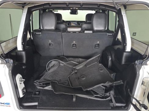 Used 2022 Jeep Wrangler Unlimited Sahara AWD/4WD image 20