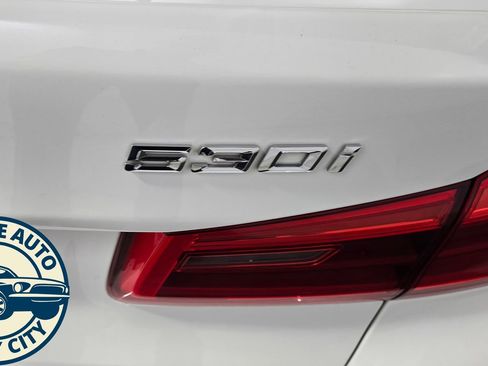 Used 2020 BMW 530i w/ Convenience Package RWD image 32