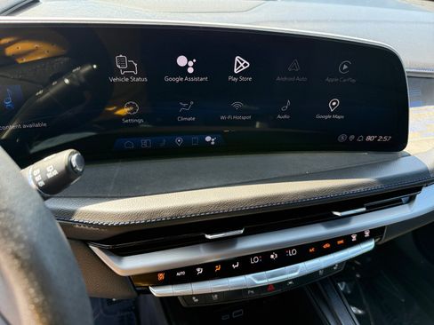 Used 2024 Cadillac XT4 Sport FWD image 12
