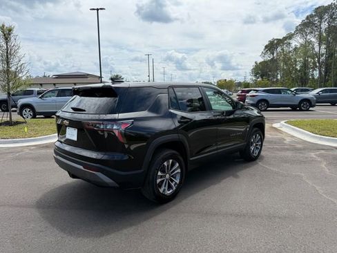Used 2026 Chevrolet Equinox LT FWD image 6