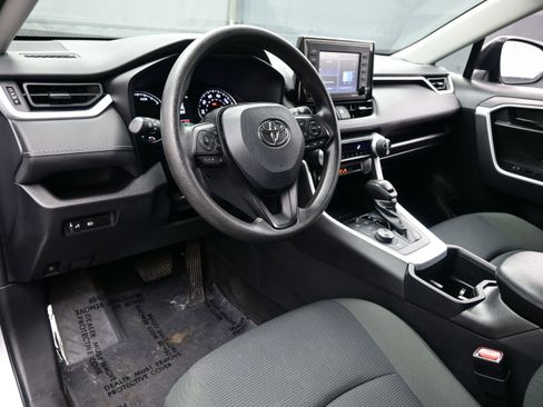 Used 2022 Toyota RAV4 LE AWD/4WD image 12