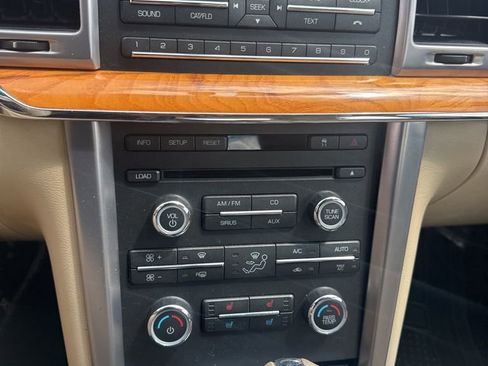 Used 2010 Lincoln MKZ FWD image 18