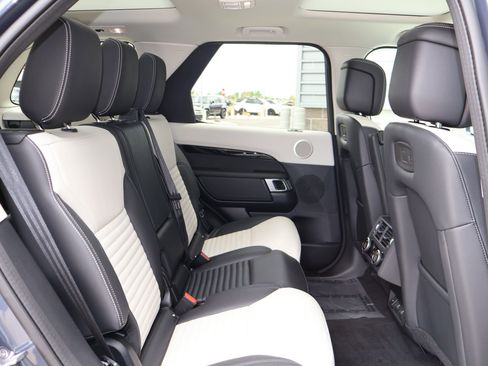 Certified 2025 Land Rover Discovery S AWD/4WD image 29