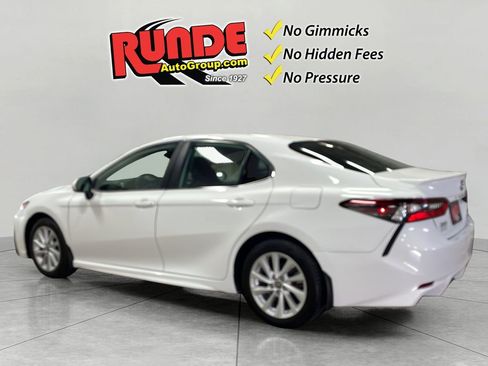 Used 2024 Toyota Camry SE FWD image 4
