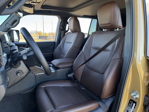 Used 2025 Toyota Land Cruiser image 27