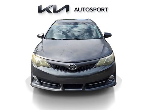Used 2013 Toyota Camry SE FWD image 2