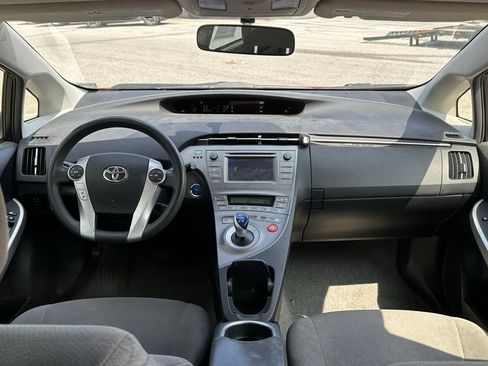 Used 2015 Toyota Prius Two image 19