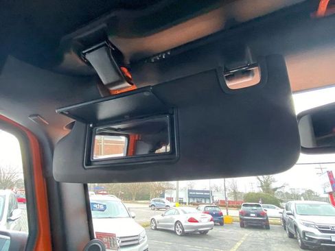 Used 2013 Jeep Wrangler Unlimited Sahara image 23