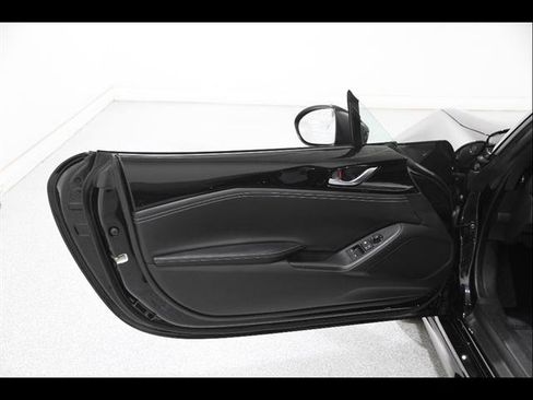 Certified 2024 MAZDA MX-5 Miata Club w/ Brembo/BBS Recaro Package RWD image 5