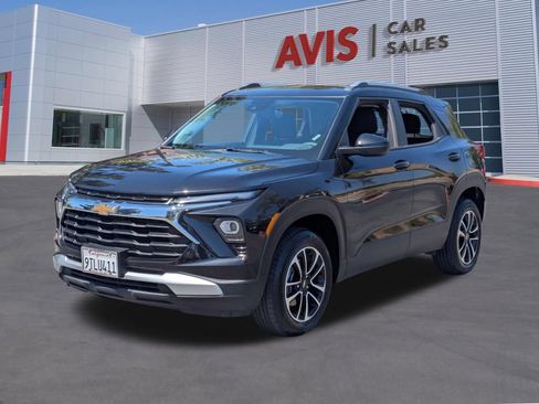 Used 2025 Chevrolet TrailBlazer LT AWD/4WD image 1