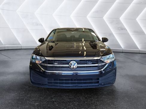 Used 2024 Volkswagen Jetta SE FWD image 2