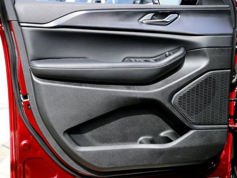 New 2025 Jeep Grand Cherokee L Laredo image 16