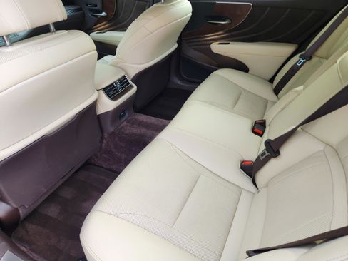 Certified 2020 Lexus LS 500 w/ Accessory Package (Z2) RWD image 27