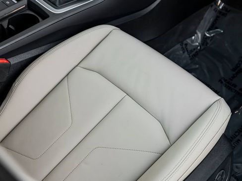 Used 2019 Audi Q3 2.0T Premium Plus AWD/4WD image 36