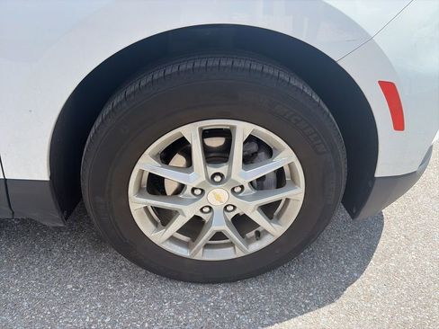 Used 2024 Chevrolet Equinox LS w/ LS Convenience Package image 8