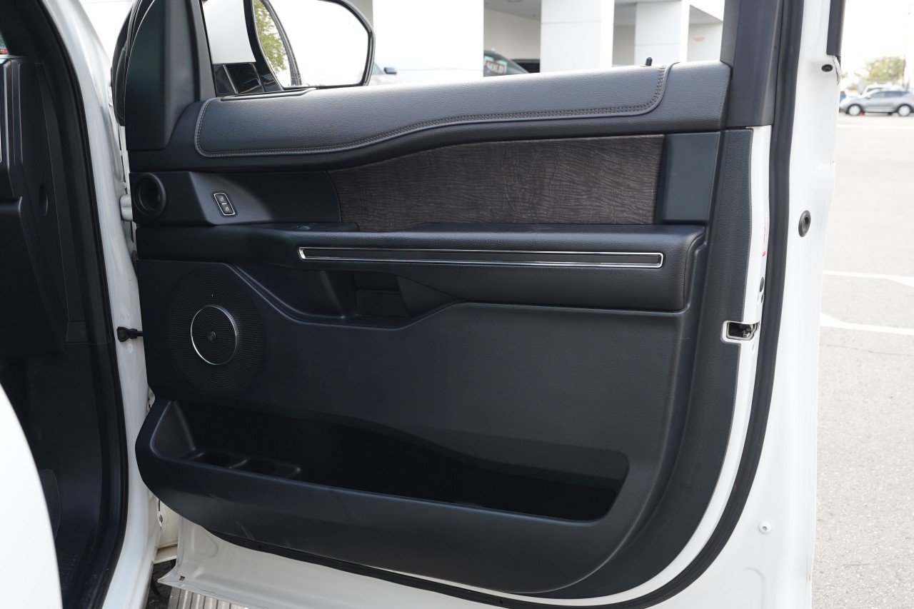 Used 2021 Ford Expedition Limited RWD image 28