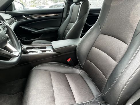 Used 2019 Honda Accord Sport image 17
