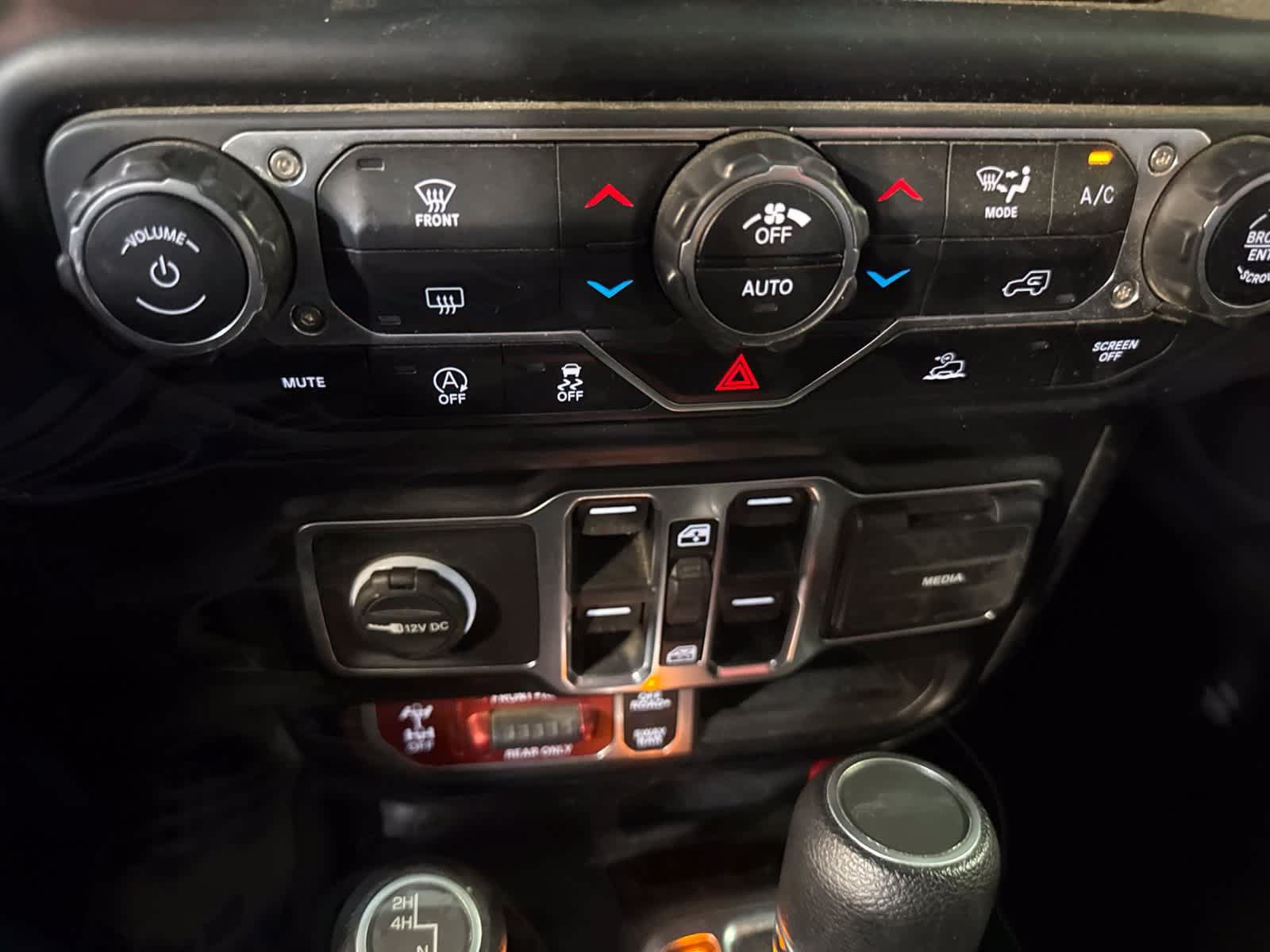 Used 2021 Jeep Gladiator Rubicon w/ LED Lighting Group AWD/4WD image 24
