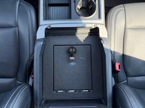 Used 2022 Ford F250 Lariat w/ Tremor Off-Road Package AWD/4WD image 21