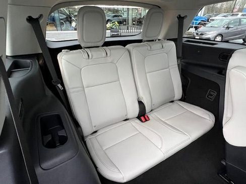 New 2026 Lincoln Aviator AWD image 8