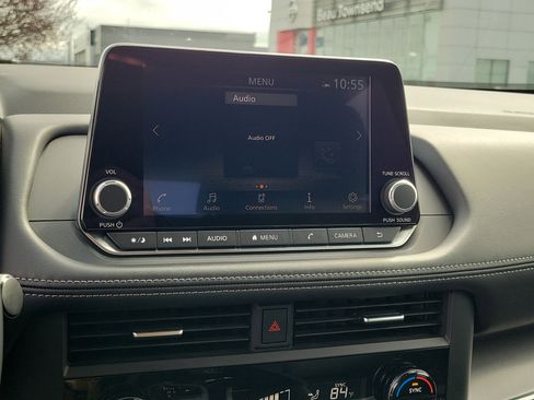 Used 2025 Nissan Rogue SV image 26