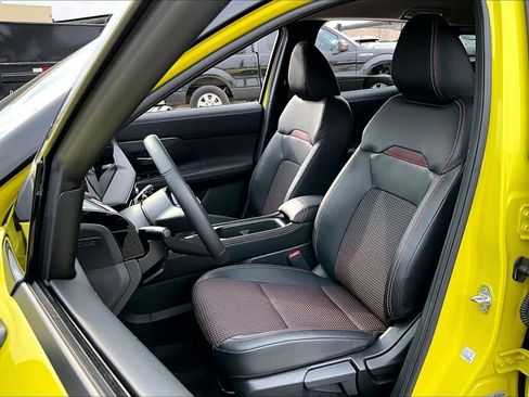 Used 2025 Nissan Kicks SR w/ Illumination Package image 7