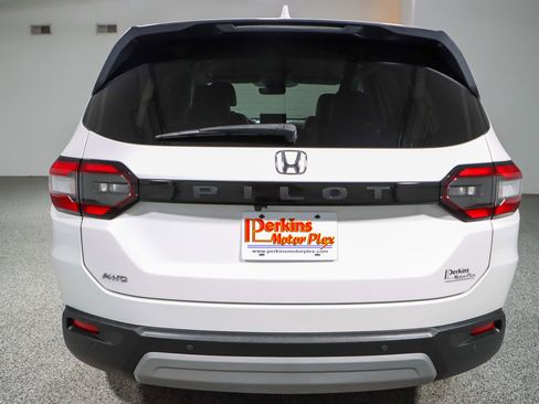 Used 2024 Honda Pilot EX-L image 8