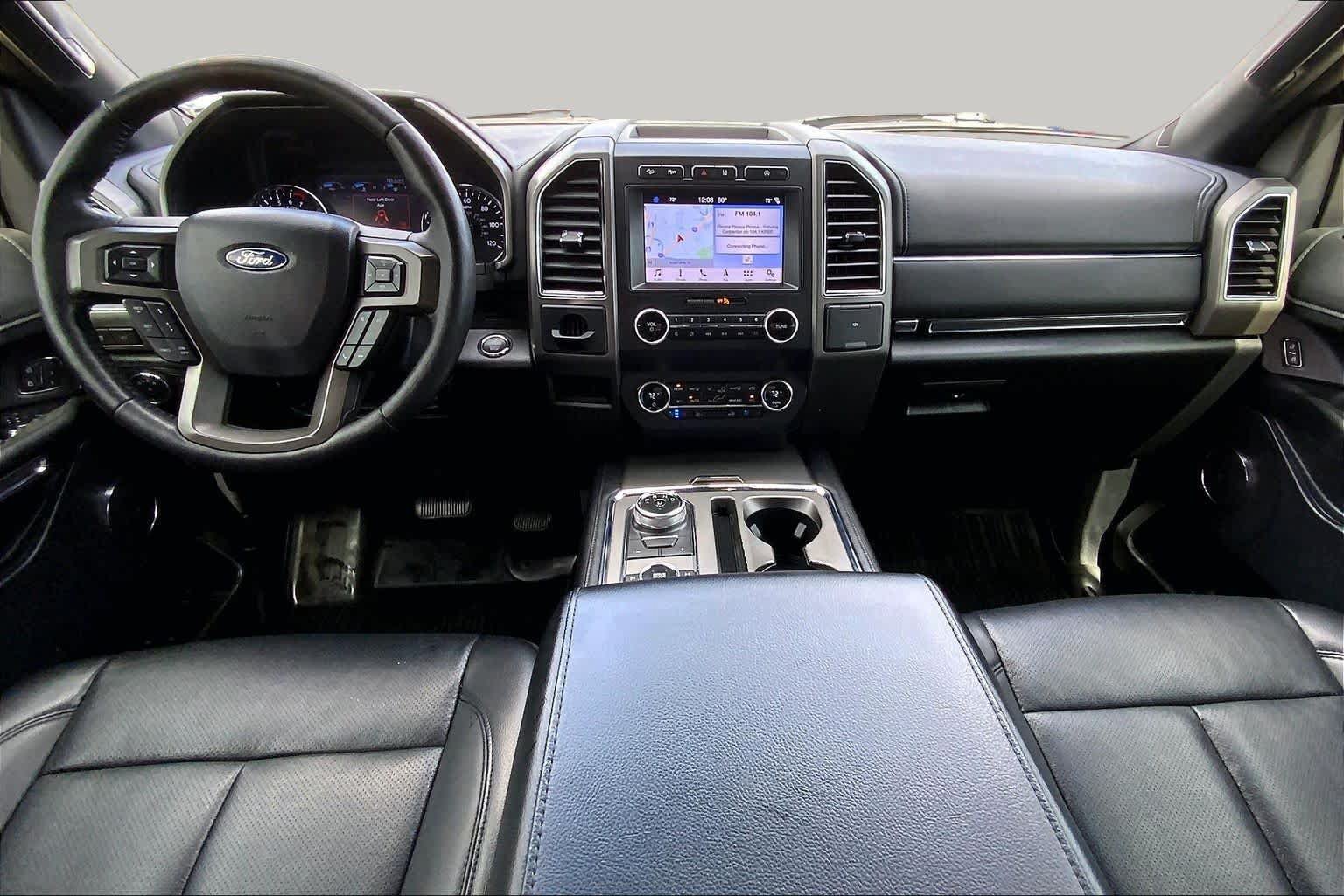 Used 2019 Ford Expedition XLT w/ Equipment Group 202A AWD/4WD image 16