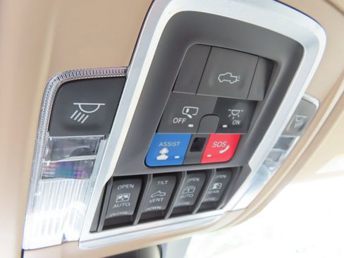 Used 2020 RAM 1500 Laramie AWD/4WD image 41