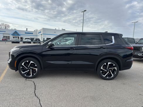 Used 2022 Mitsubishi Outlander SE image 6