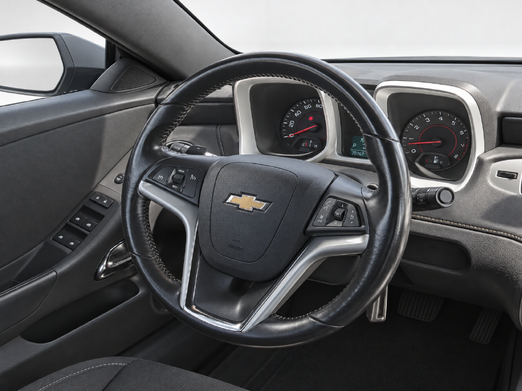 Used 2015 Chevrolet Camaro LT RWD image 21