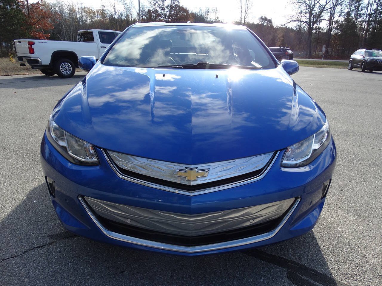 Used 2018 Chevrolet Volt Premier FWD image 4