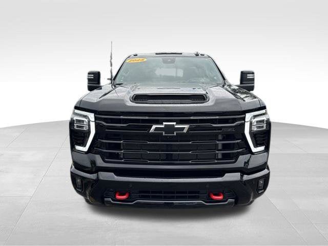 Used 2025 Chevrolet Silverado 2500 LTZ w/ LTZ Plus Package AWD/4WD image 2