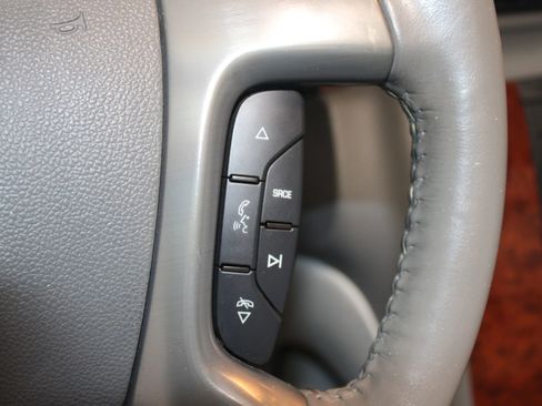 Used 2011 Chevrolet Avalanche LTZ image 10