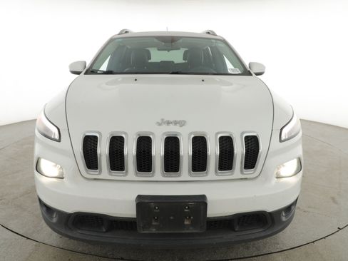 Used 2018 Jeep Cherokee Latitude Plus image 3
