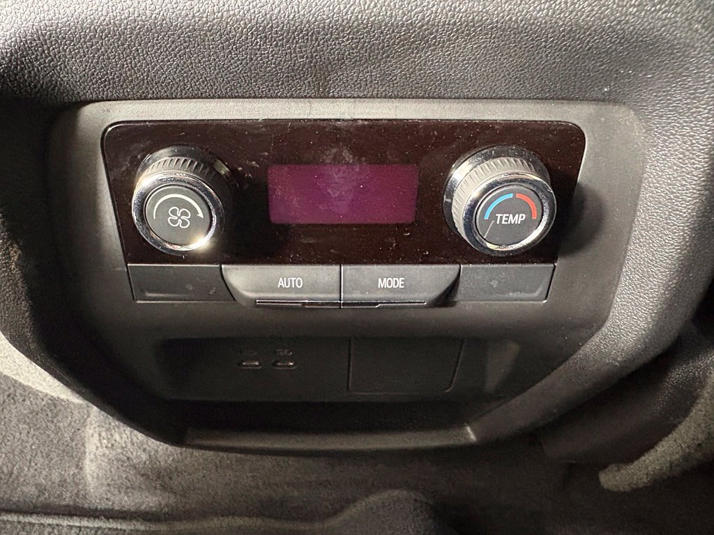 Used 2025 Chevrolet Traverse LT FWD image 38