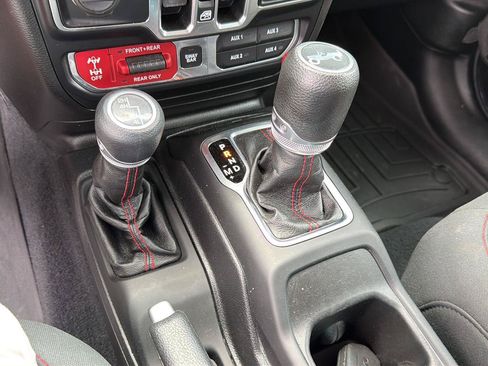 Used 2019 Jeep Wrangler Unlimited Rubicon AWD/4WD image 27