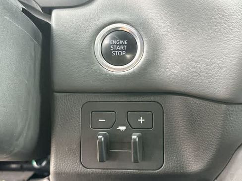 Used 2023 Toyota Tundra Platinum AWD/4WD image 11