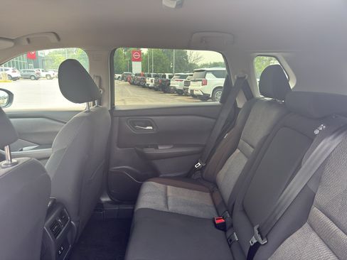 Certified 2026 Nissan Rogue SV AWD/4WD image 32