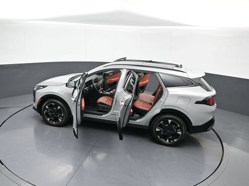 Certified 2026 Kia Sportage SX AWD/4WD image 45