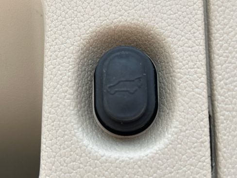 Used 2020 Cadillac Escalade Luxury AWD/4WD image 30
