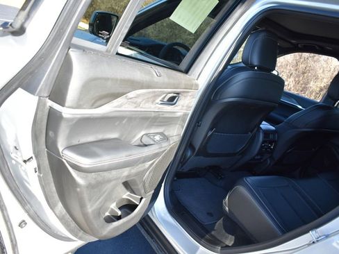 Certified 2025 Jeep Grand Cherokee Limited w/ Luxury Tech Group II image 30