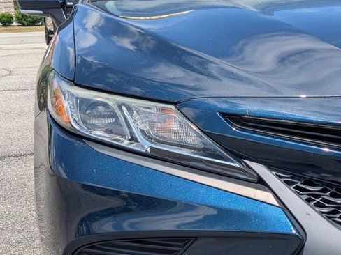 Used 2019 Toyota Camry SE w/ Convenience Package FWD image 10