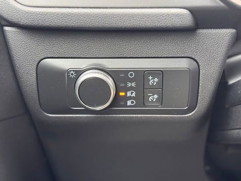 Used 2020 Ford Escape SE image 16