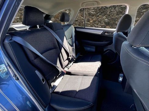 Used 2017 Subaru Outback 2.5i Premium image 25