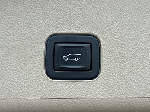 Used 2013 Cadillac SRX Performance w/ Driver Awareness Package AWD/4WD image 19