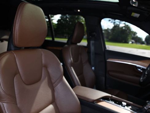 Used 2022 Volvo XC90 T6 Momentum w/ Advanced Package AWD/4WD image 30