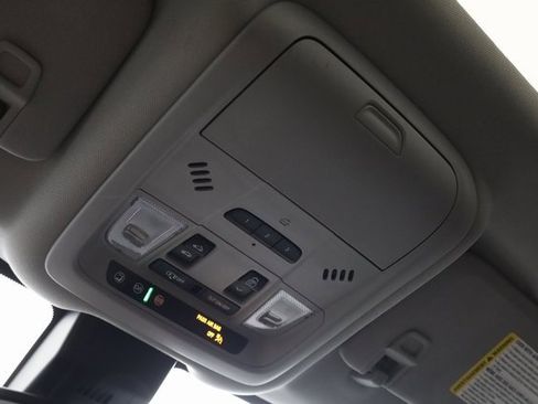 Used 2022 GMC Terrain SLT w/ Infotainment Package II image 24