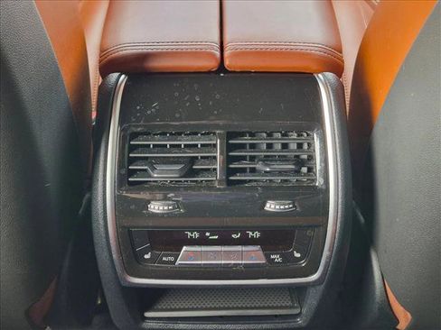 Used 2022 BMW X5 M50i AWD/4WD image 17