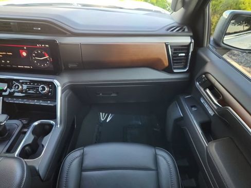 Used 2024 GMC Sierra 1500 Denali AWD/4WD image 25